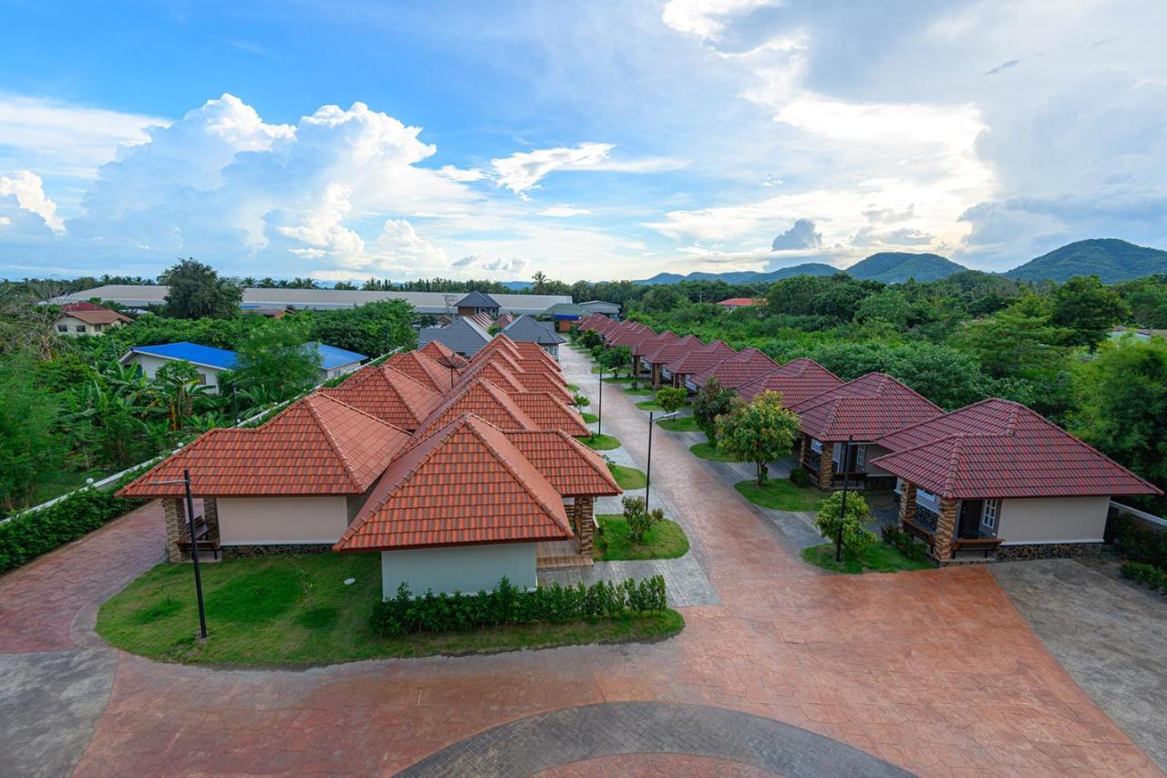 Avarin Resort Пакчонг Экстерьер фото